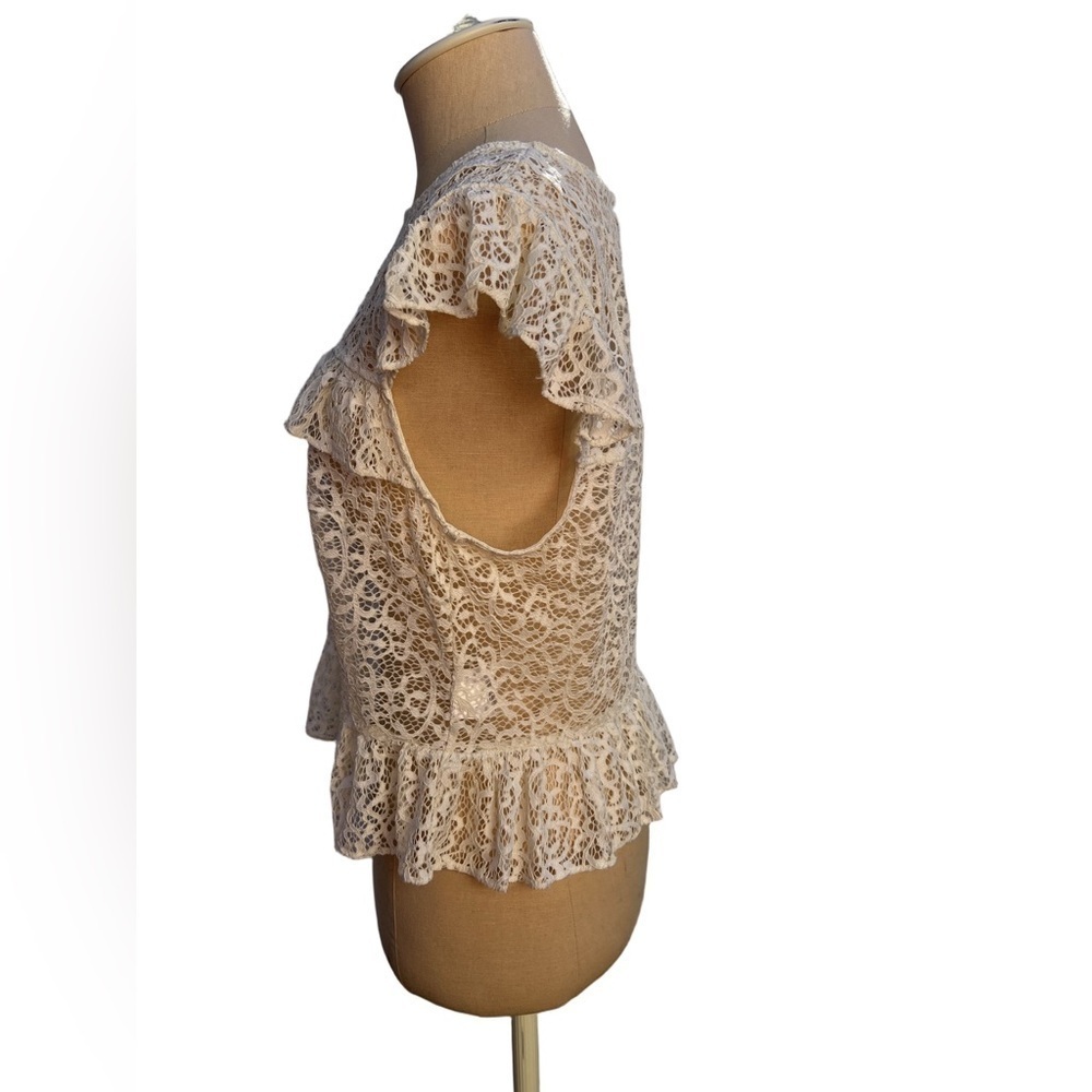 bebe Lace Ruffle Blouse Size Medium - Picture 5 of 9